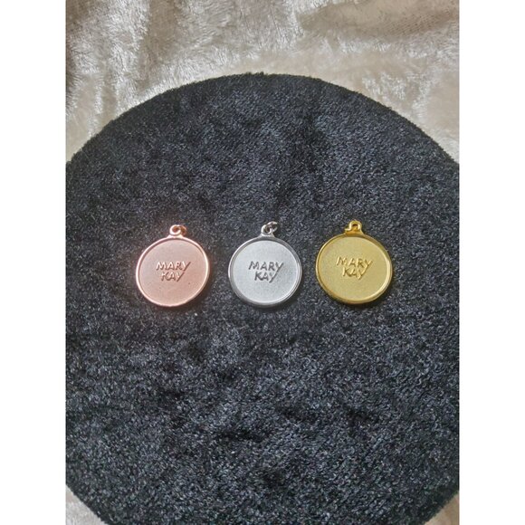 Mary Kay Set Of 3  Star Medals In Rose Gold Silver & Gold Charms - Picture 2 of 2